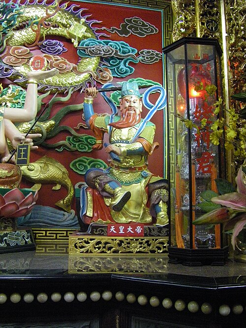 勾陳大帝（天皇大帝）の神像（岡山壽天宮）